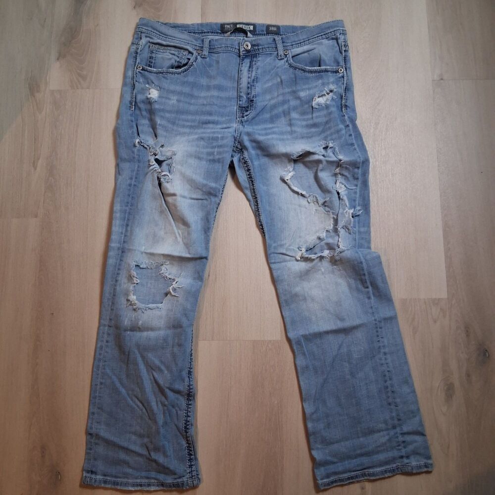 BKE Jeans Derek Mens 38x32 Blue Embroidered Distressed